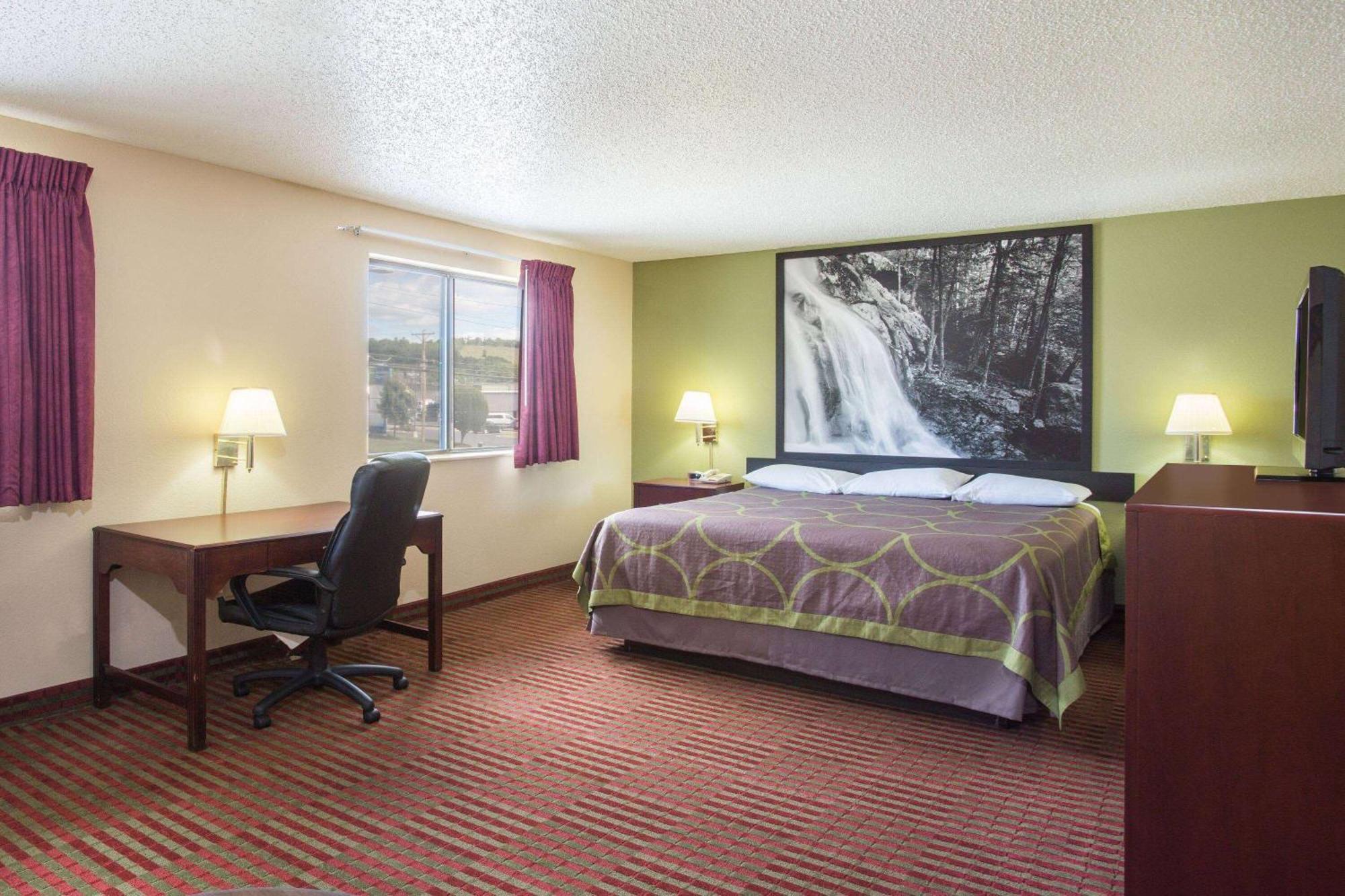 Super 8 By Wyndham Harrisonburg Motel Exterior photo