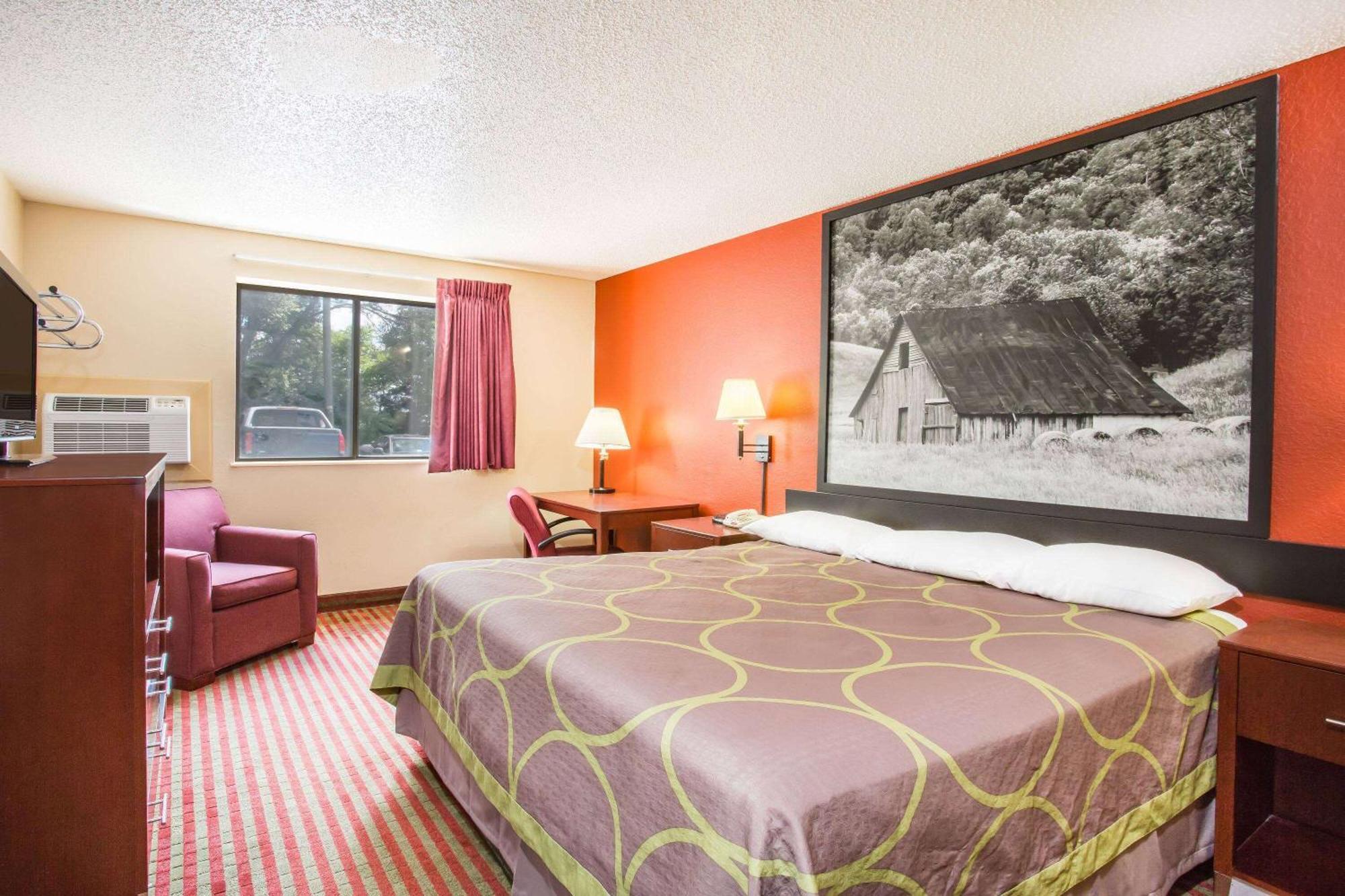 Super 8 By Wyndham Harrisonburg Motel Exterior photo