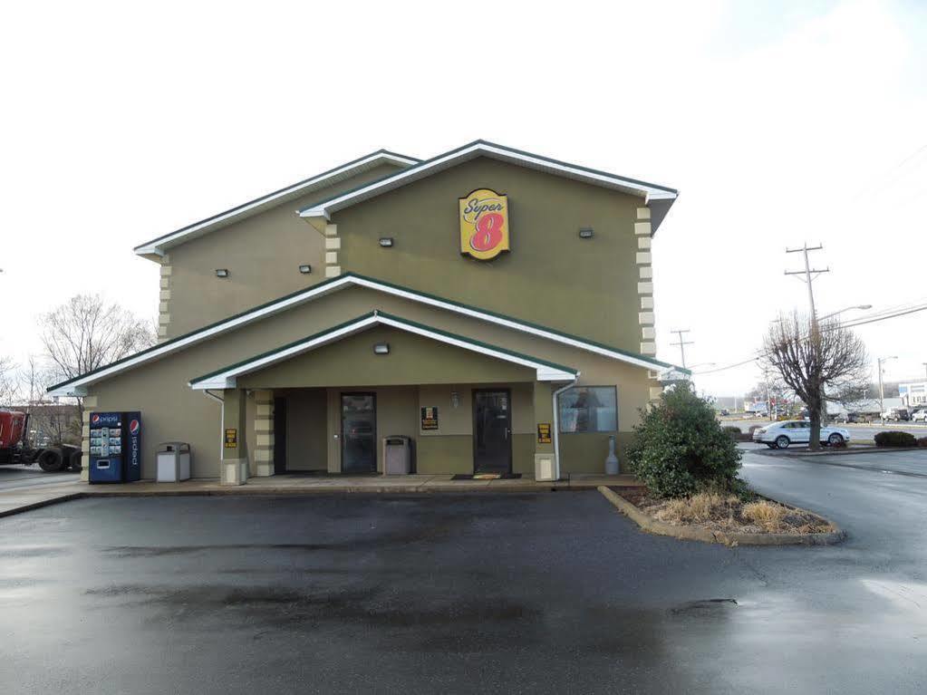 Super 8 By Wyndham Harrisonburg Motel Exterior photo